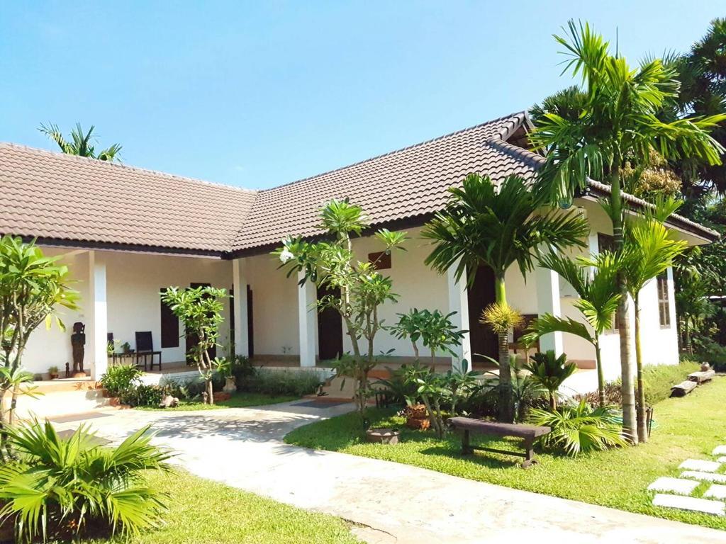 Villa Тхахек Екстериор снимка