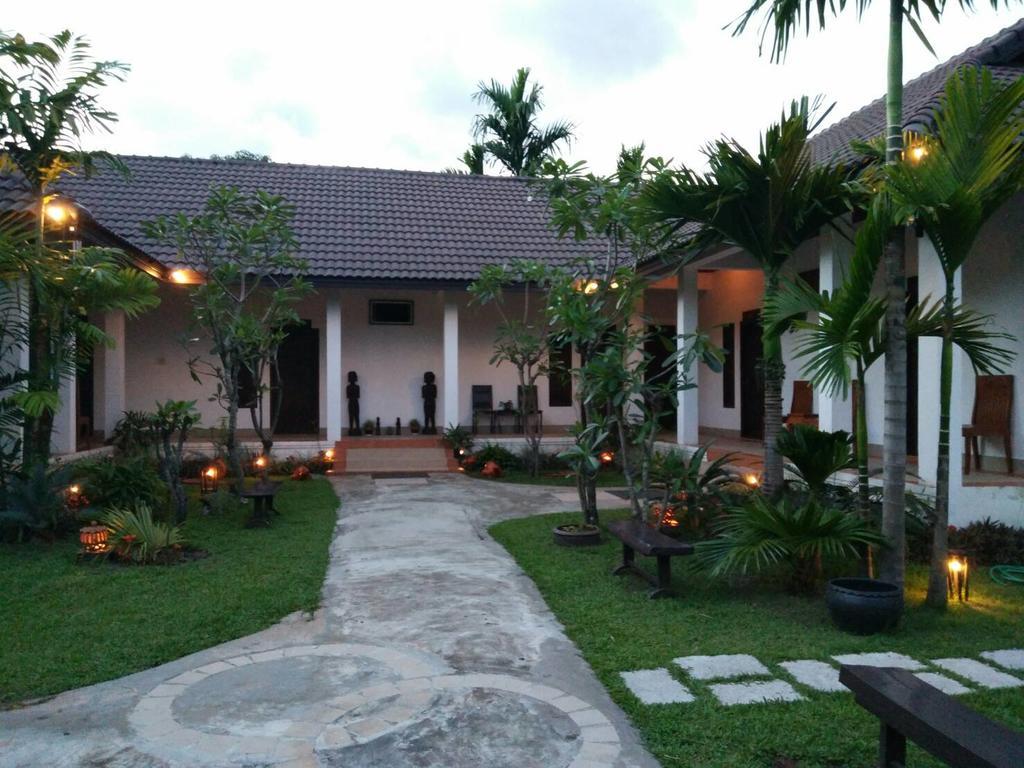 Villa Тхахек Екстериор снимка