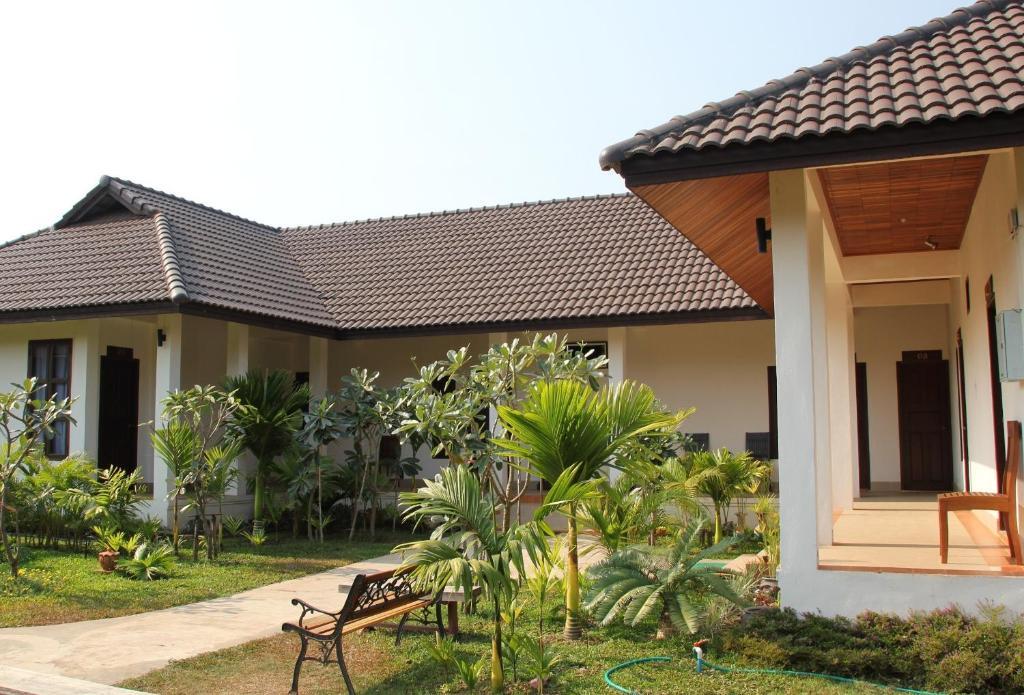 Villa Тхахек Екстериор снимка