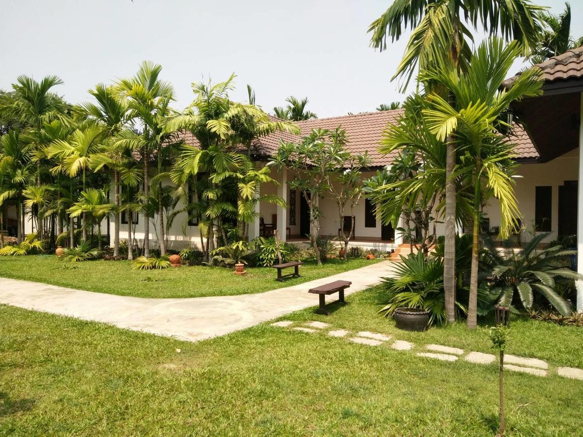 Villa Тхахек Екстериор снимка