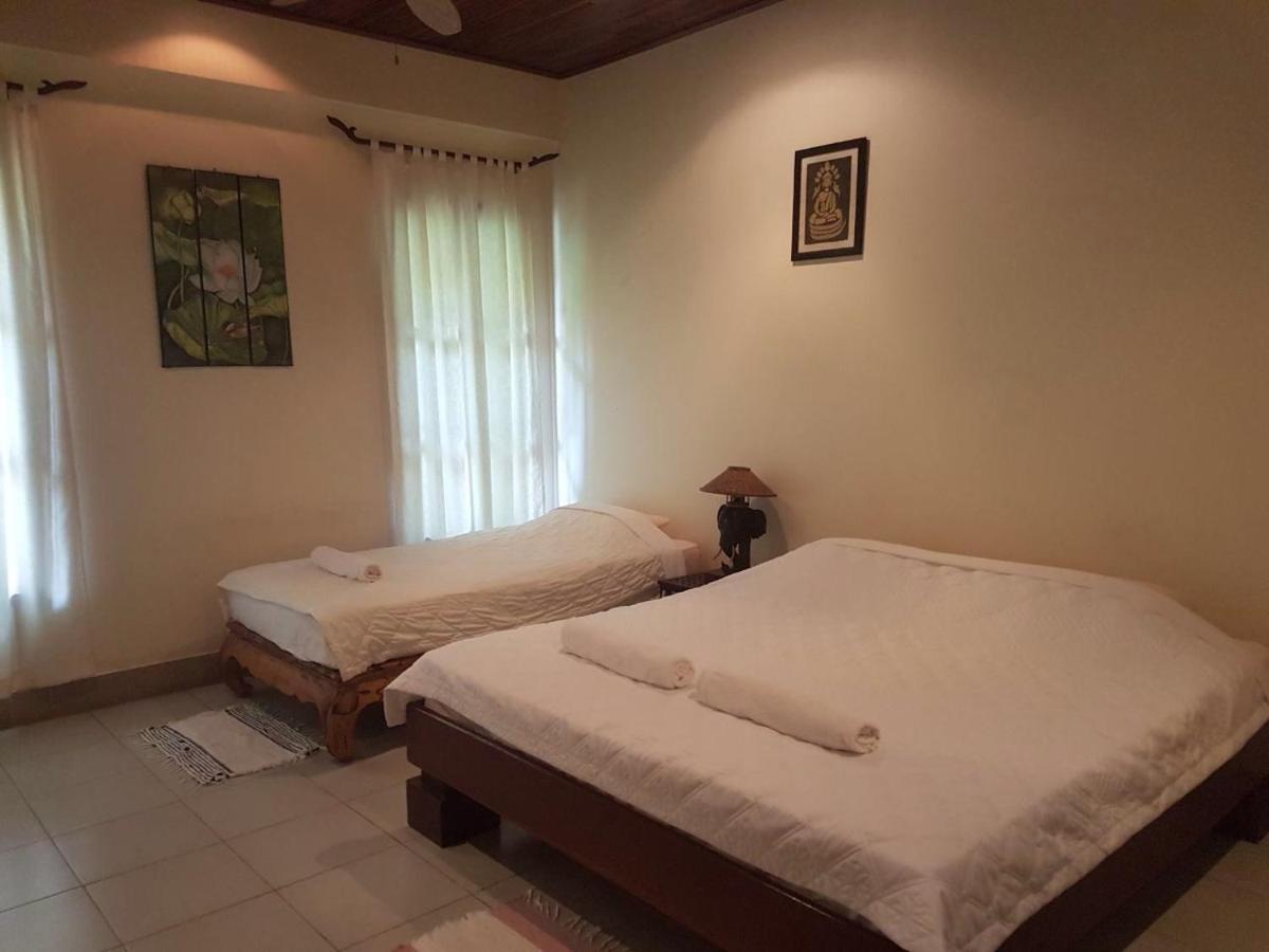 Villa Тхахек Екстериор снимка